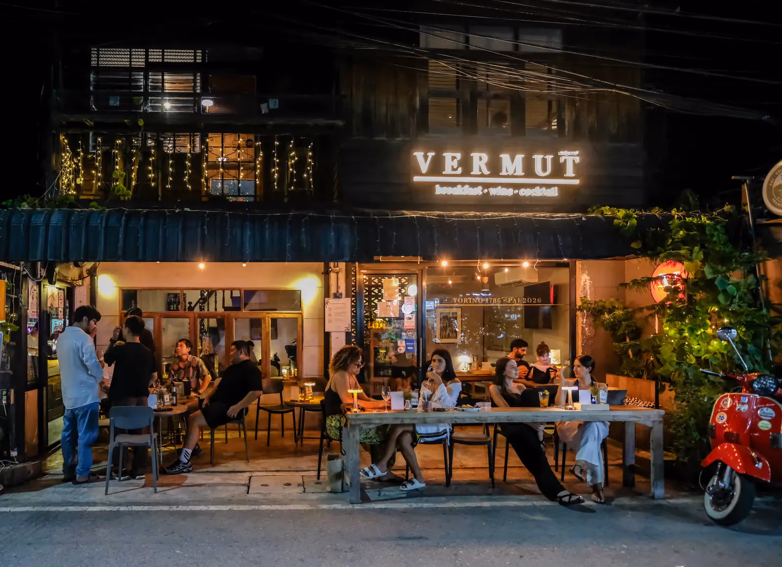 Vermut Café, Pai